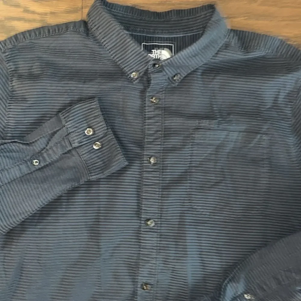 long sleeve men’s North face Blue stripe walking pen pocket hiking trail shirt